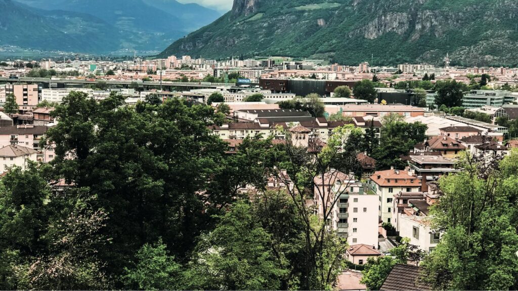 Dal Public Engagement alla città universitaria: una narrazione attraverso video, teoria e casi